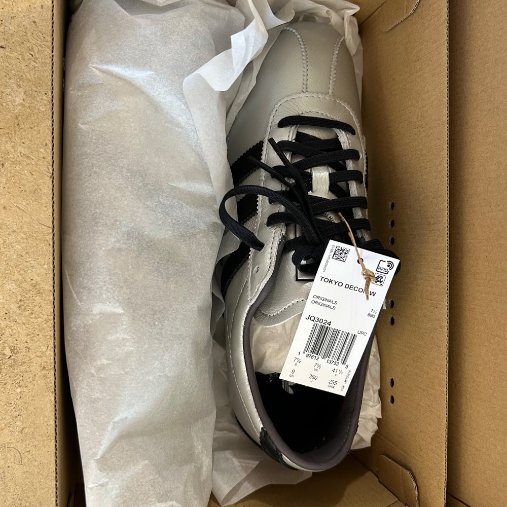ADIDAS TOKYO Silver Metallic W/ black - Picture 4 of 5